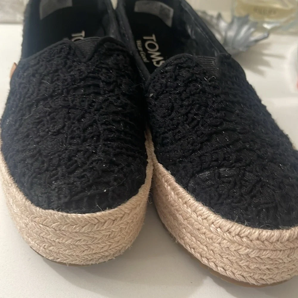 Toms Valencia Platform Espadrille black Crochet Lace size 6